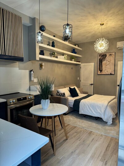 Baldwin's Bijou Studio apartment in Baldwin with Queen bed, AC, WiFi