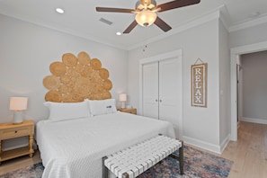 House, Multiple Beds (Summer Salt 24235)