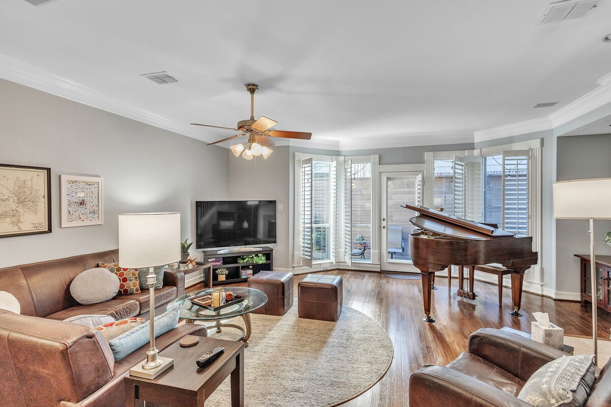 NEW! Spacious Urban Uptown Retreat