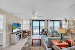 公寓客房, 多張床 (Gulf House 401) | 起居區