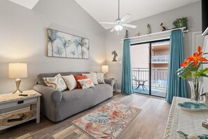 Leilighet, 1 kingsize-seng med sovesofa (Sugar Beach 355) | Oppholdsområde