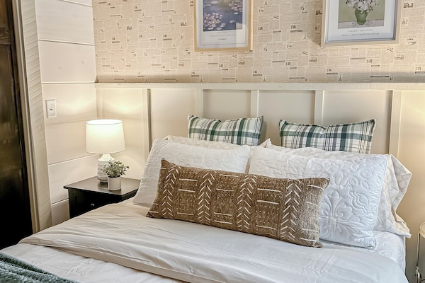 3 Schlafzimmer, Schreibtisch, Bügeleisen/Bügelbrett, WLAN