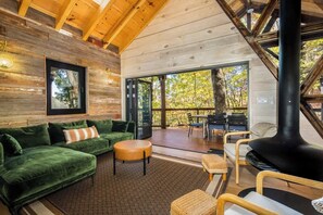 Télévision, cheminée