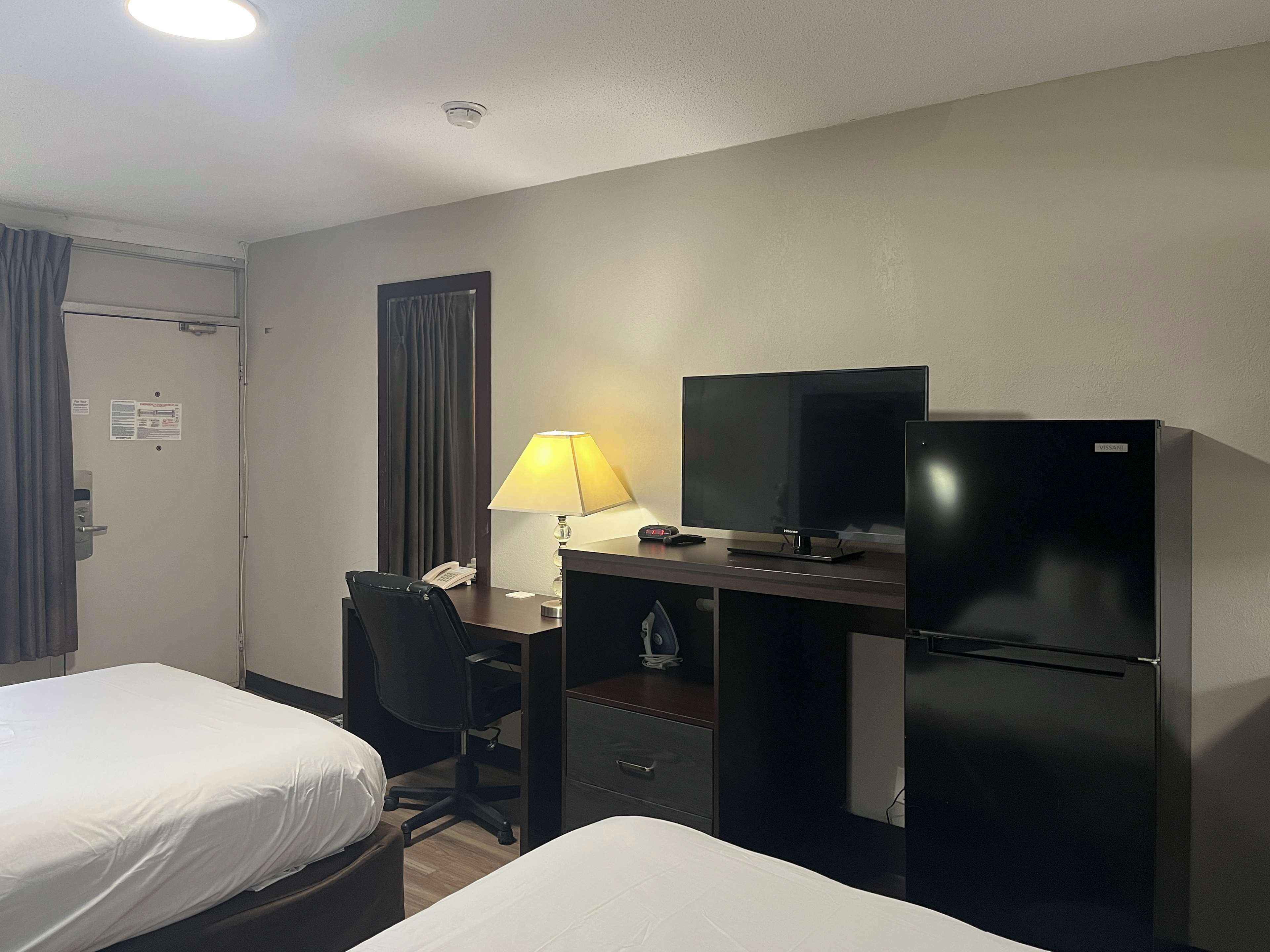 Desk, iron/ironing board, free WiFi, bed sheets