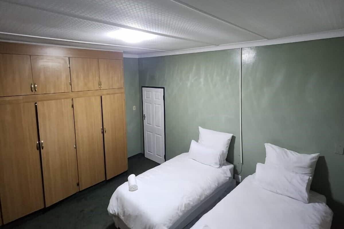 Comfort Twin Room | Iron/ironing board, free WiFi