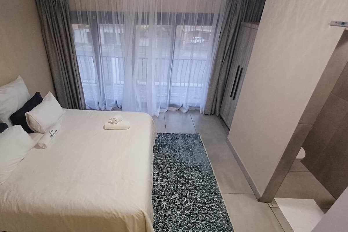 Deluxe Room, Balcony | Iron/ironing board, free WiFi