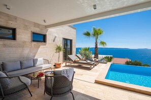 Terrace/patio - Villa Maxime with Heated Pool (Okrug Gornji)