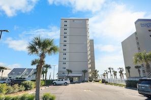 Condo, 1 Queen Bed with Sofa bed (Tradewinds 503) | Exterior