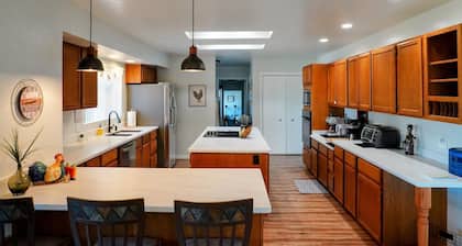 Bridle Path Ranch | Newly Remodeled Equestrian Retreat w/Barn Arena & Hot Walker