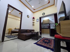 Smart TV, fireplace, video games, books