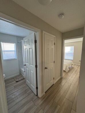 3 chambres, bureau, Wi-Fi, draps fournis