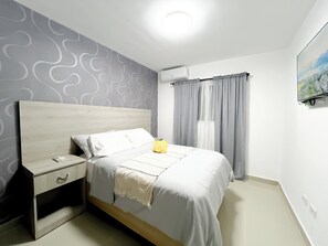 3 室のベッドルーム、アイロン / アイロン台、WiFi、ベッドシーツ