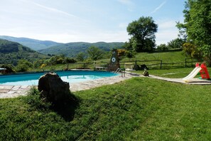 Classic House, 3 Bedrooms | Pool | Outdoor pool - Rustic Holiday Home in Ortignano With Swimming Pool (Ortignano Raggiolo)