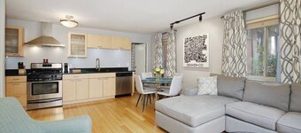 Cozy Condo in West Highlands quiet historic neighborhood. Home away from home!