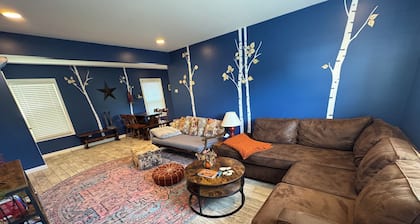 Charming 2-bedroom apartment in superb Bennington with WiFi