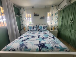 2 bedrooms, in-room safe, iron/ironing board, free WiFi
