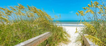 Beach-Walk Getaway Sleeps 4! 1 Block from Ocean