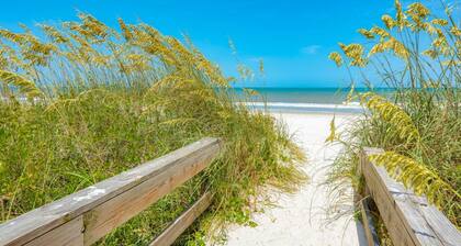 Beach-Walk Getaway Sleeps 4! 1 Block from Ocean