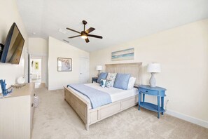 3 bedrooms, desk, iron/ironing board, travel crib