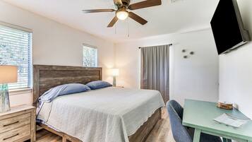 3 bedrooms, desk, iron/ironing board, WiFi