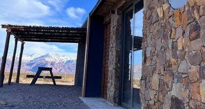 Encantadora cabaña en el encantador Valle Uspallata con aire acondicionado ,WiFi