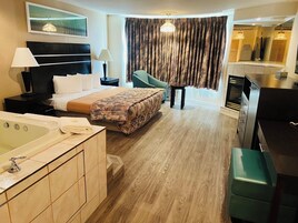 Suite, 1 King Bed | Free WiFi, bed sheets