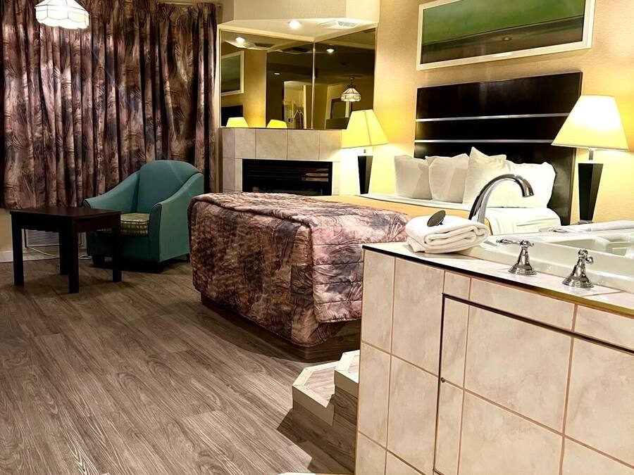 Sviitti, 1 keskisuuri parisänky | Ilmainen Wi-Fi, vuodevaatteet