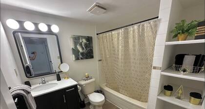 Deluxe 2BD Movie Lounge Unit in Port Dover