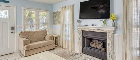 TV, fireplace