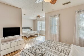 3 chambres, bureau, fer et planche à repasser, accès Internet