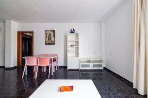 Dining - Serene 2-bedroom apartment with AC in charming Verona (Verona)