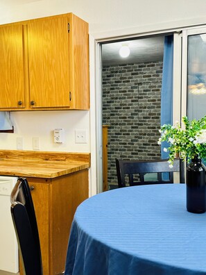 Dining - Fortuna Desert Hideaway Super Fast WiFi Sleeps 8 (Yuma)