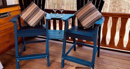 Luxury Tiny-House in the Woods with Private Finnish Sauna at Watts Bar Lake!