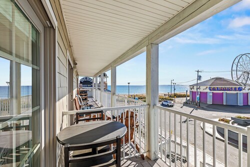 Prime oceanfront location at the Grand Victorian