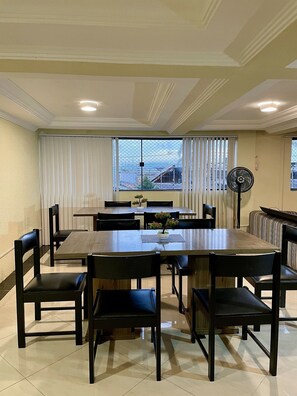 Dining - Webi Coliving - Coqueiros (Florianópolis)