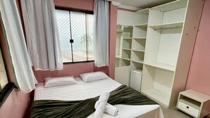 ห้องคอมฟอร์ทดับเบิล | โต๊ะทำงาน, พื้นที่ทำงานแบบใช้แล็ปท็อป, Wi-Fi ฟรี
