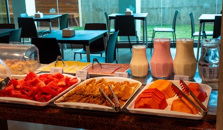 Desayuno buffet incluido todos los días