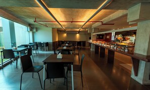 Free daily buffet breakfast  - Rede Andrade Boa Viagem (Recife)