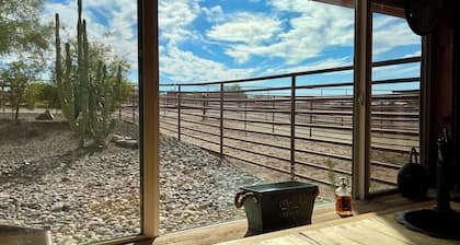 Charming Casita on a quiet western Ranch in a Cave Creek neighborhood.
