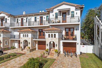 Welcome to the Eleventh Ave Beach House!