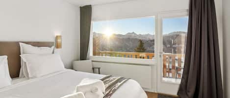 Free minibar items, individually furnished, desk, laptop workspace