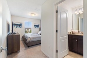 5 bedrooms, iron/ironing board, WiFi, bed sheets