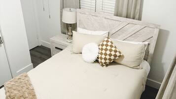 3 bedrooms, desk, free WiFi, bed sheets