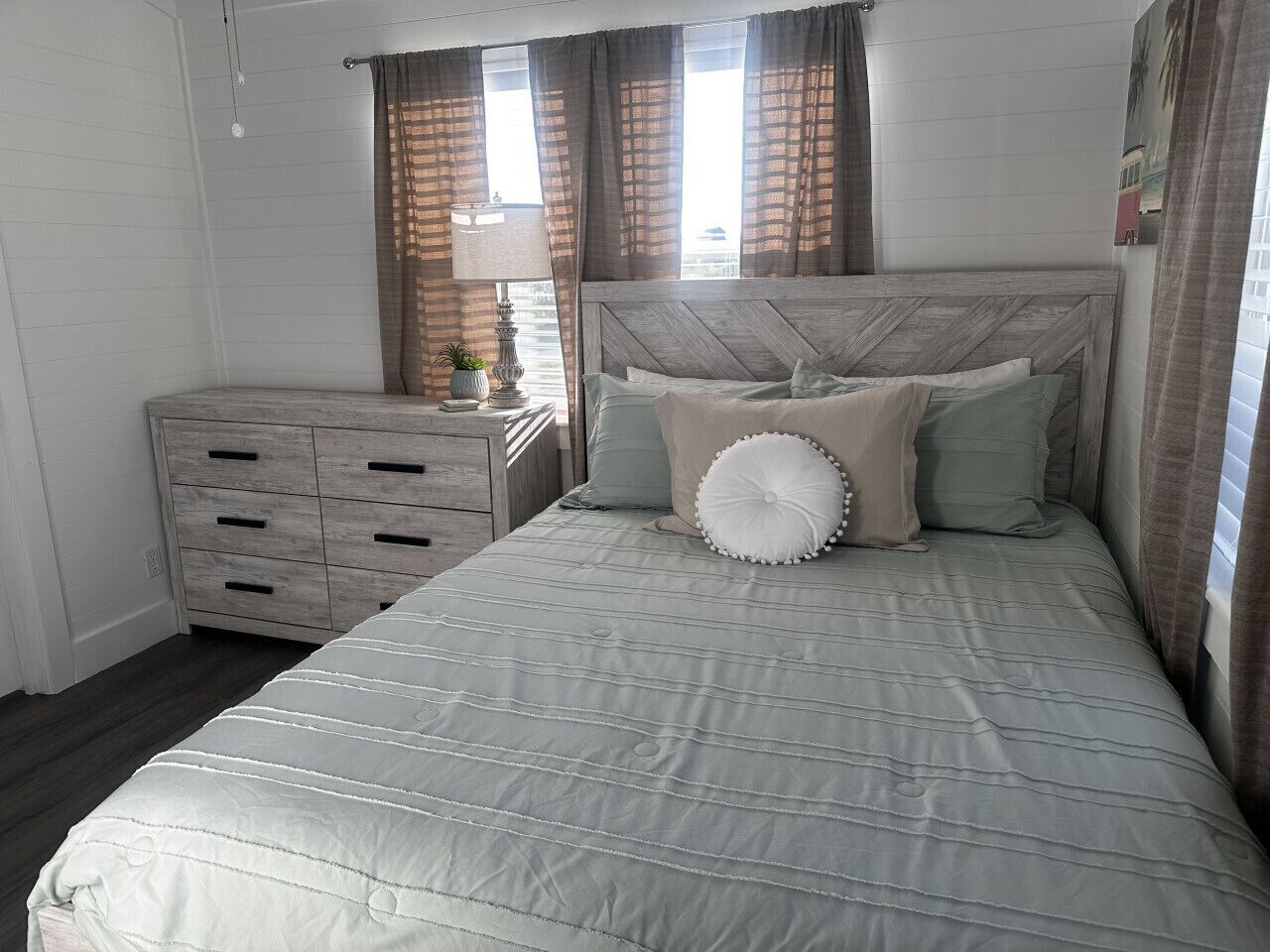 3 quartos, escrivaninha, Wi-Fi de cortesia, roupa de cama