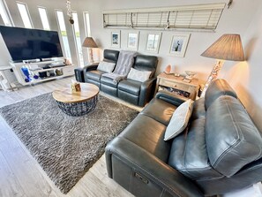 Fernseher, Tischtennisplatte