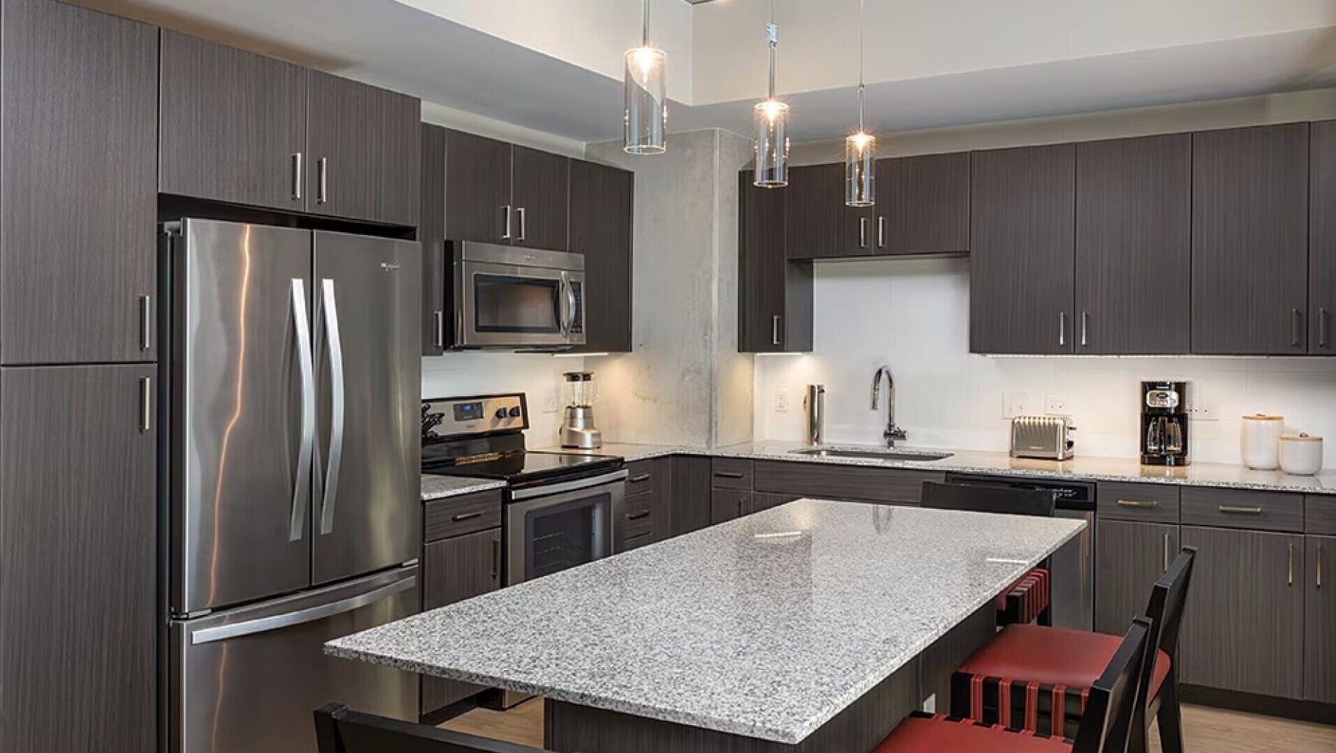 冰箱、微波炉、炉灶、洗碗机