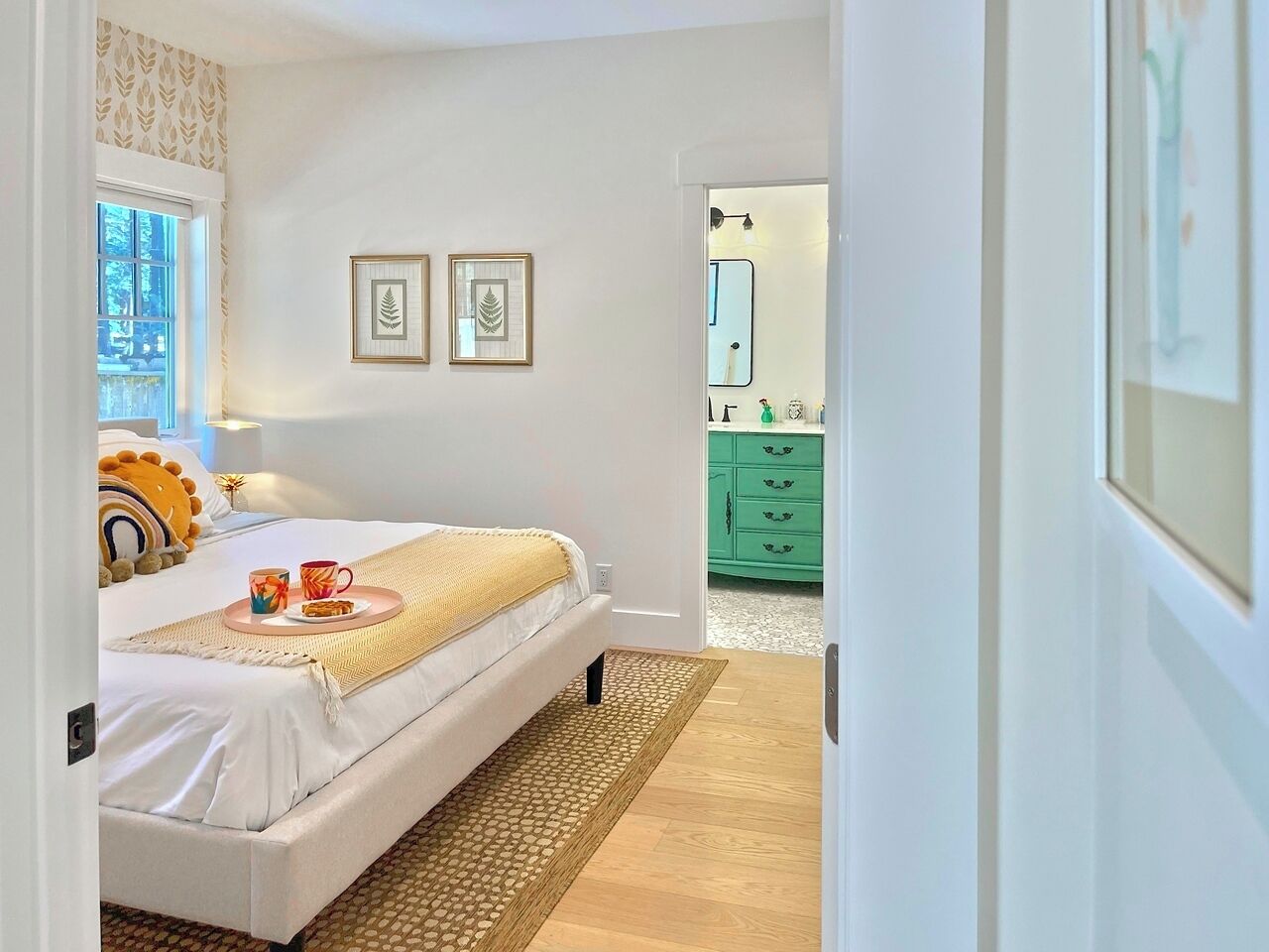 5 bedrooms, desk, iron/ironing board, free WiFi