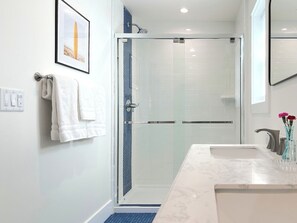 Shower, hair dryer, towels, soap - Build memories in the heart of Kings Beach! (Kings Beach)