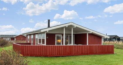 Lovely home in Hjørring with WiFi