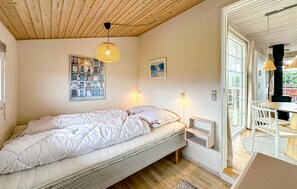 3 bedrooms, WiFi (free)